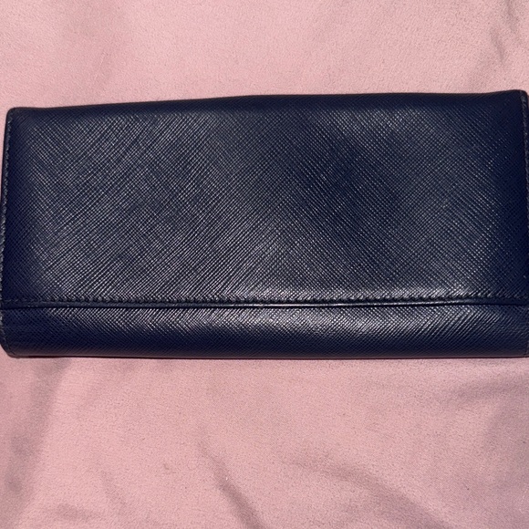 ✅Authentic Salvatore Ferragamo Navy Wallet like new!(code in photo)✅ - Picture 2 of 9